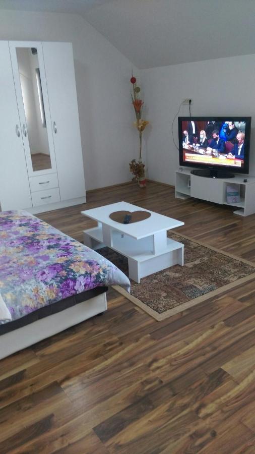 Stan Na Dan Gornji Milanovac-Centar-Nova Gradnja Apartment Екстериор снимка