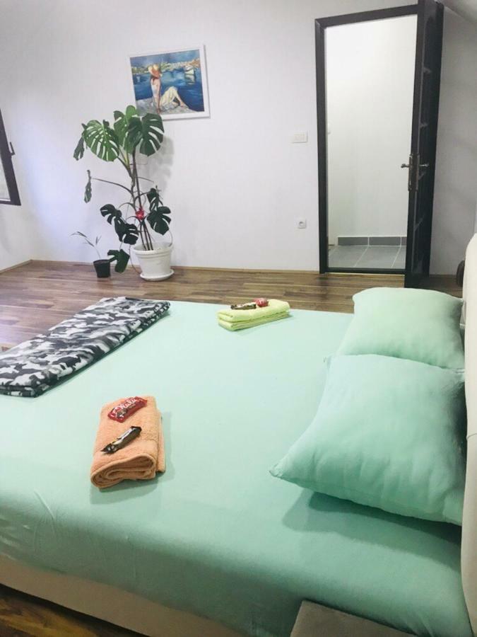 Stan Na Dan Gornji Milanovac-Centar-Nova Gradnja Apartment Екстериор снимка